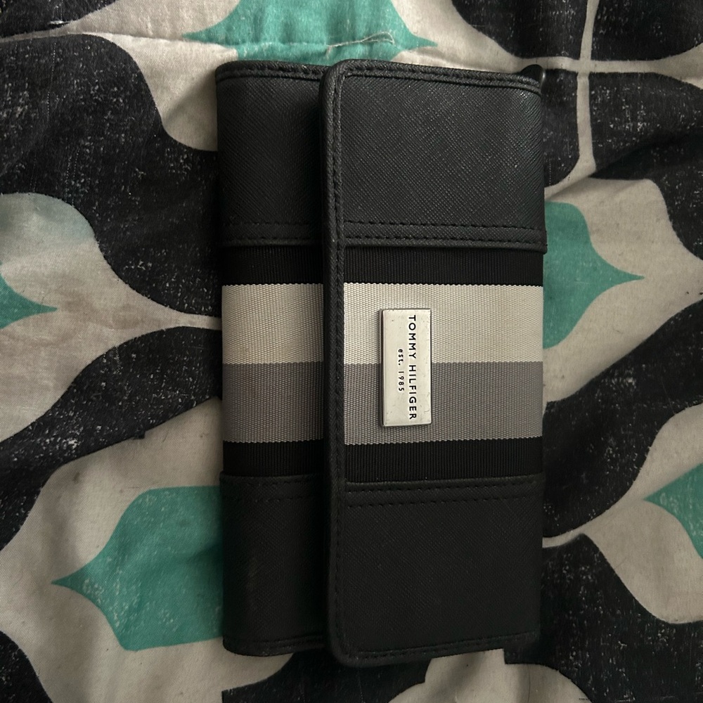Tommy Hilfiger Black and Gray Key and Card Holder
